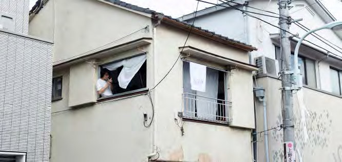 Untitled（幽閉されている / Imprisoned） — view 1